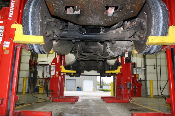 20200630-truck-lifts-1-rotary-lift-__-720x516-s