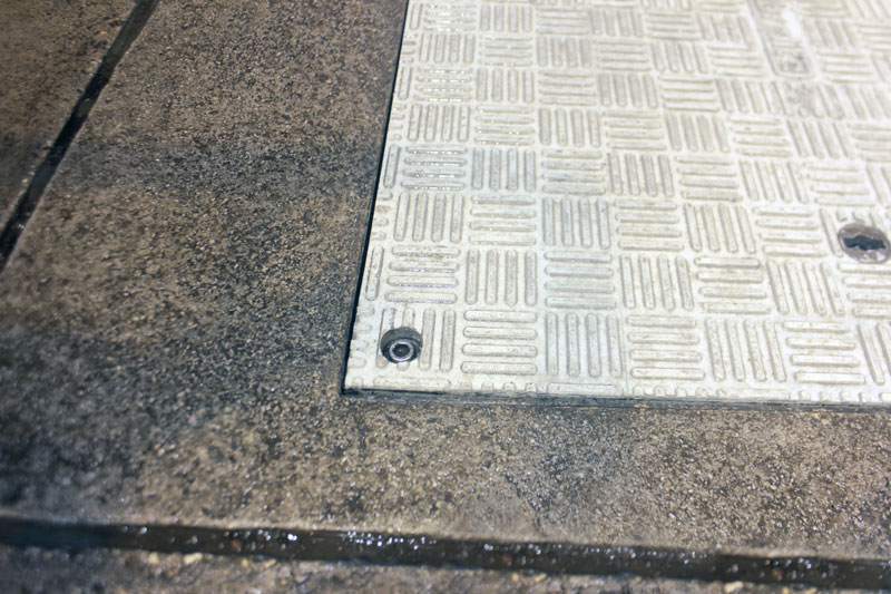 lightweight-securable-composite-covers